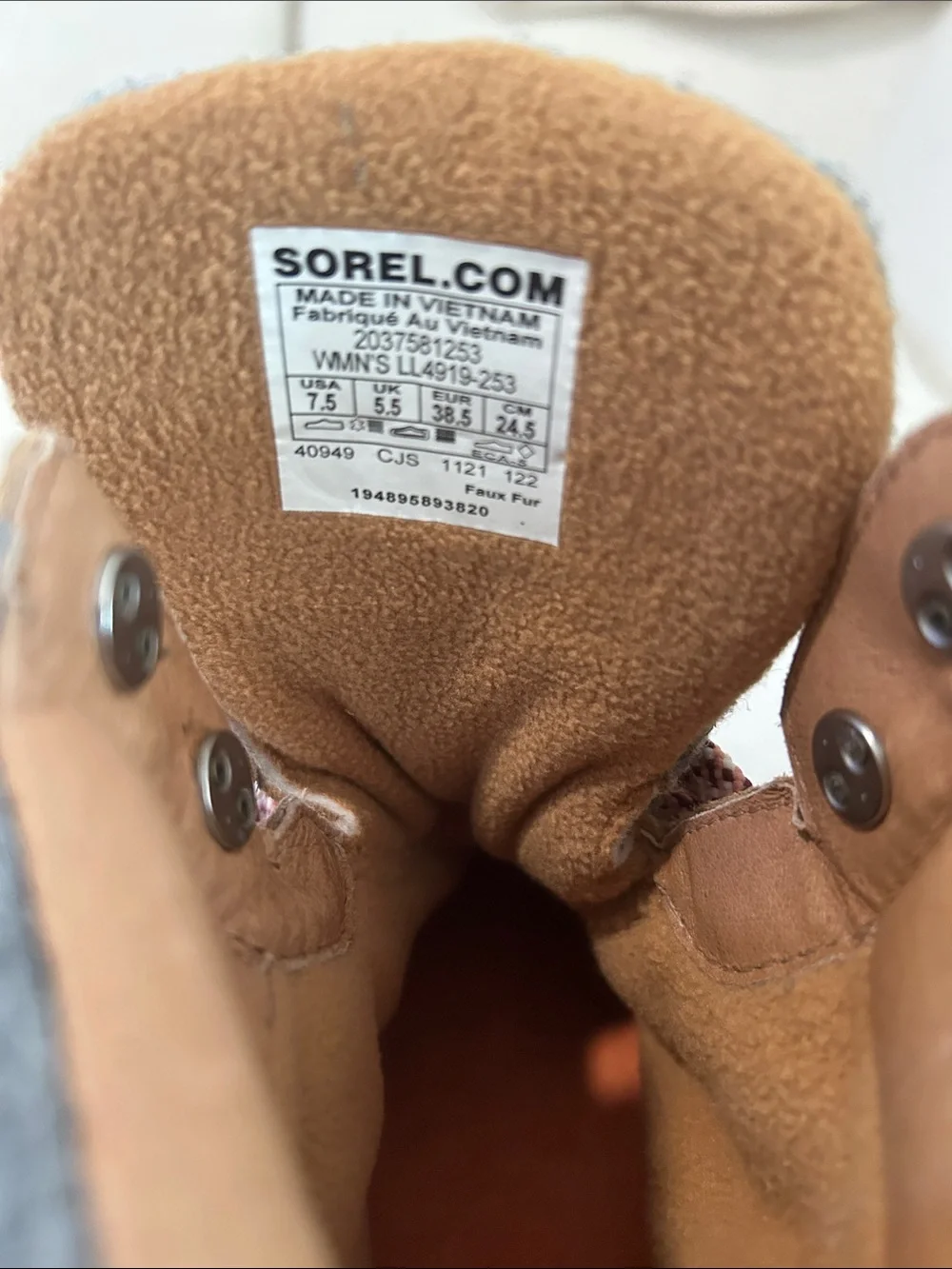 Sorel new tag